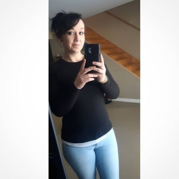 Meet your Posher, Caitlin - Picture 1 of 1